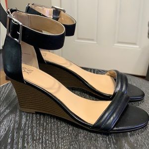NY&CO Wedge Sandals